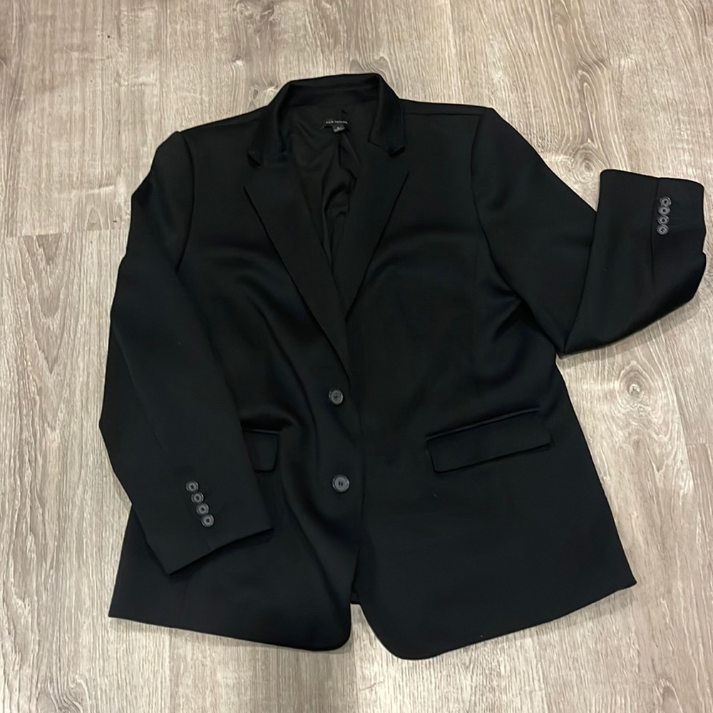 Ann Taylor suit jacket in black